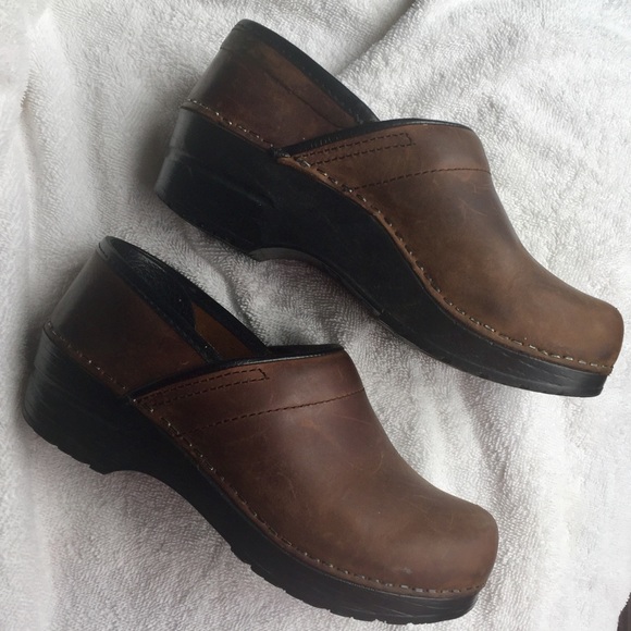 antique brown dansko